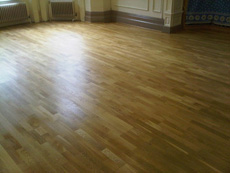 Even, uniform wood finish, however large the area Even, uniform wood finish, however large the area