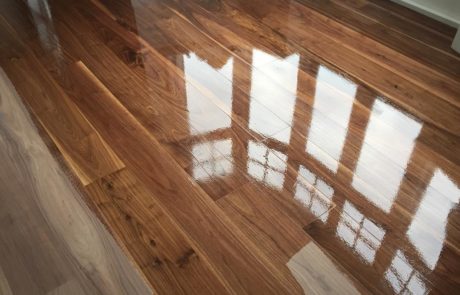 15802778_254826454952011_479286636195086336_n(1) Wood floor being polished