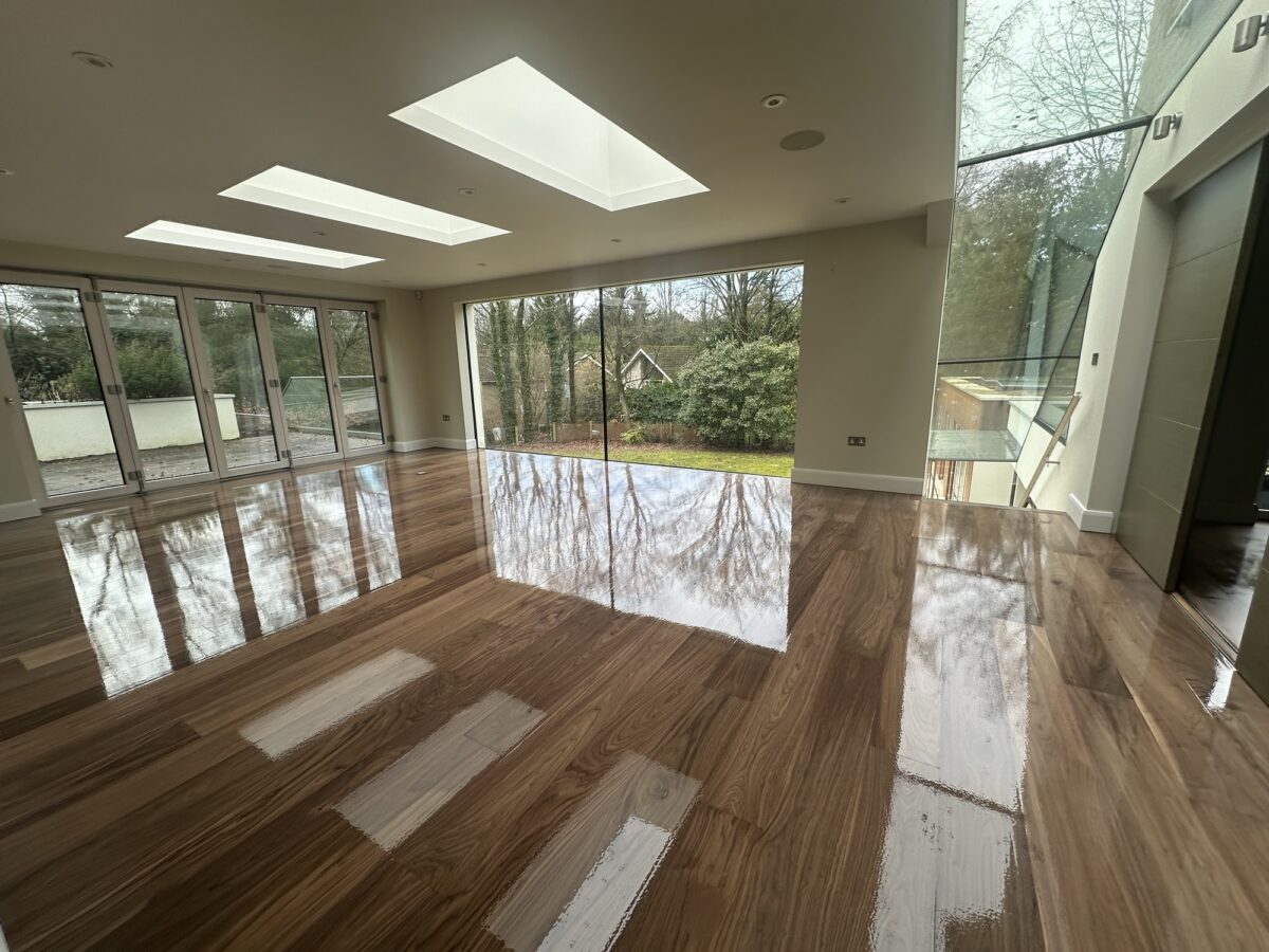 img_4205 The floor looks super glossy as the lacquer has just been applied and its still wet. The walnut grain is showing through vibrantly